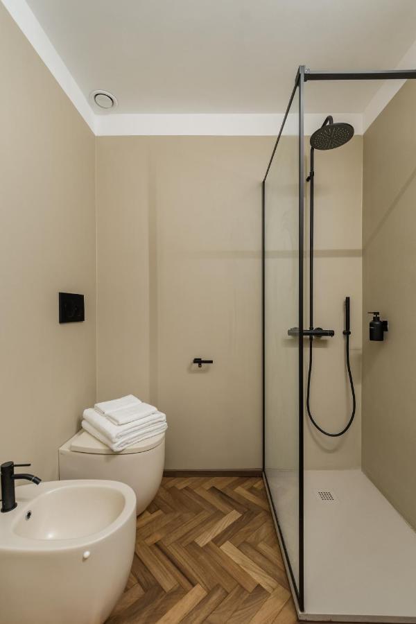 Casa Unica Milano - Elegant Apartment With Balcony - Centrale 1 Luaran gambar